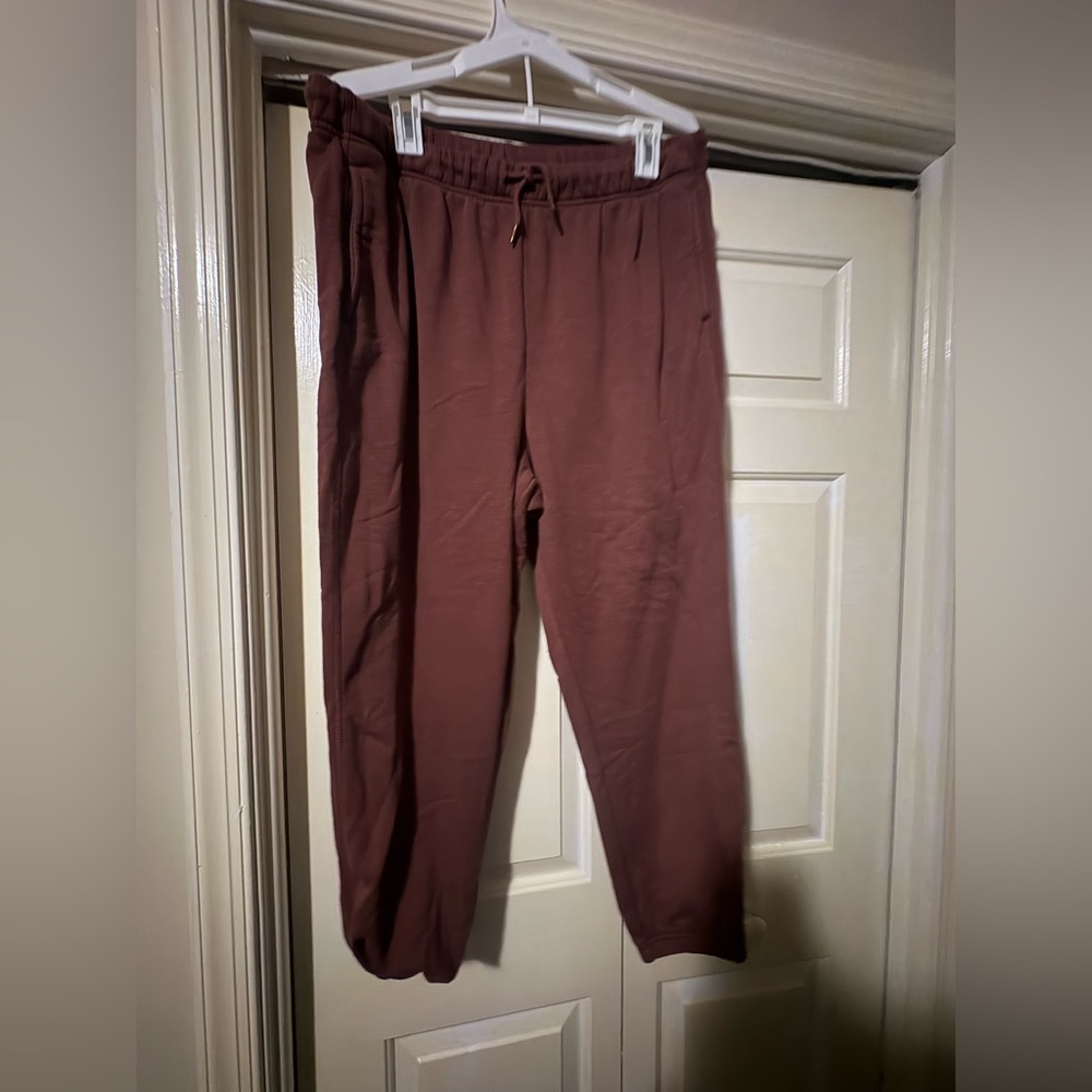Old Navy brown women’s sweatpants